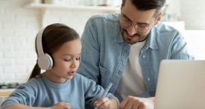 Warum zu viel Bildschirmzeit Kurzsichtigkeit bei Kindern verursacht
