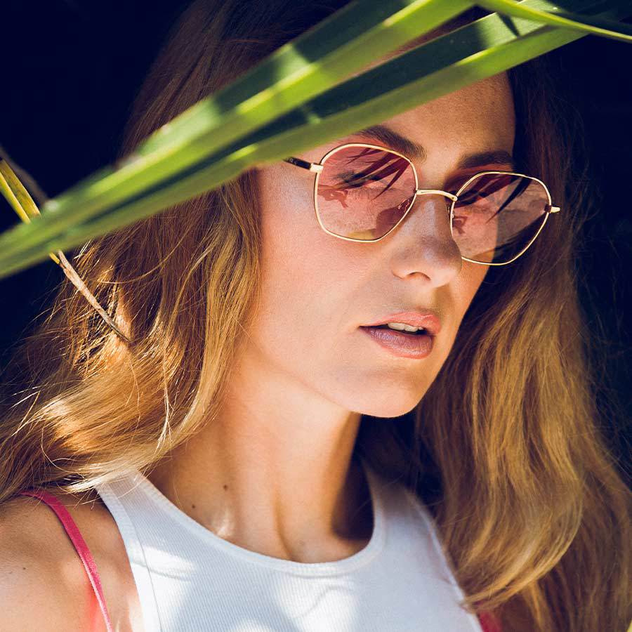 Meller
ADWIN GOLD ROOS sunglasses on face