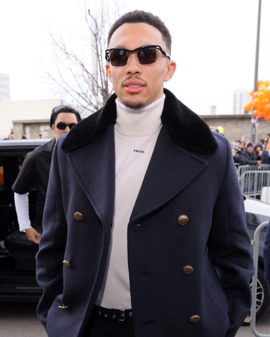 trent alexander-arnold auf der Mailänder Modewoche 2025 mit Sonnenbrille